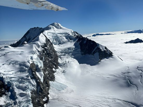 セスナ遊覧飛行 マウントクックを上空から観光＜英語パイロット・日本