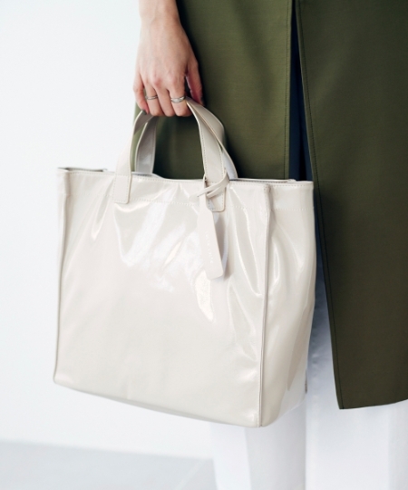 エナメル風トートバッグ/le.coeur blanc(ルクールブラン)｜ルクール