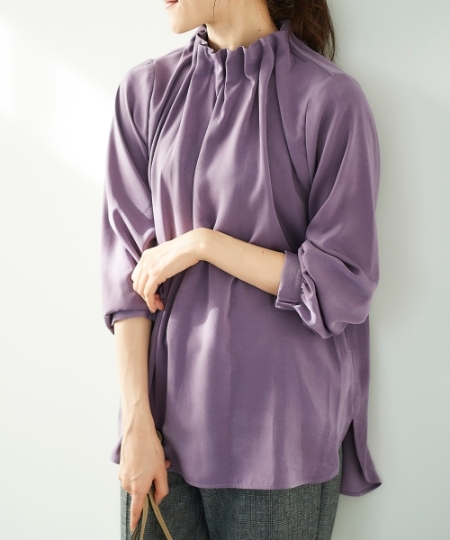 サテンハイネックギャザーブラウス/le.coeur blanc(ルクールブラン