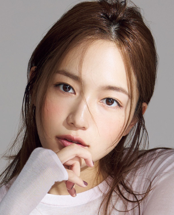 川口春奈を語る香水】甘さの中から、かっこいい大人のハンサムさが