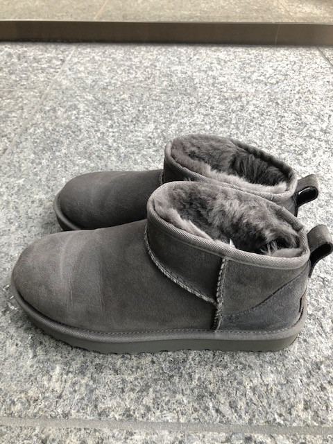 UGGの新作「クラシック ウルトラ ミニ」が手放せない【エディターの