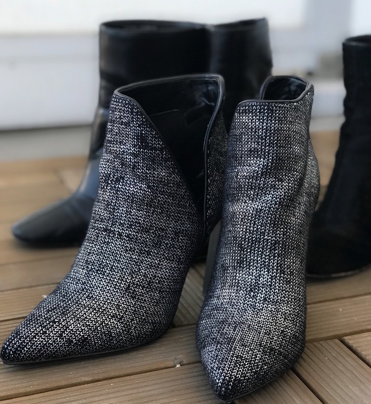 セリーヌの名作バンバンブーツVSコスパの…?｜＠BAILA（バイラ）