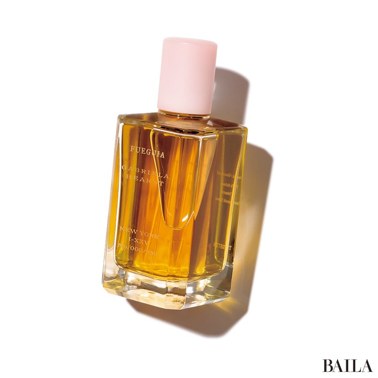 川口春奈を語る香水】甘さの中から、かっこいい大人のハンサムさが