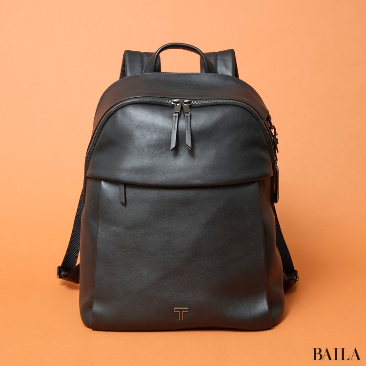 優秀通勤バッグ】軽量&コンパクトなのに収納力抜群「トゥミ」のレザー