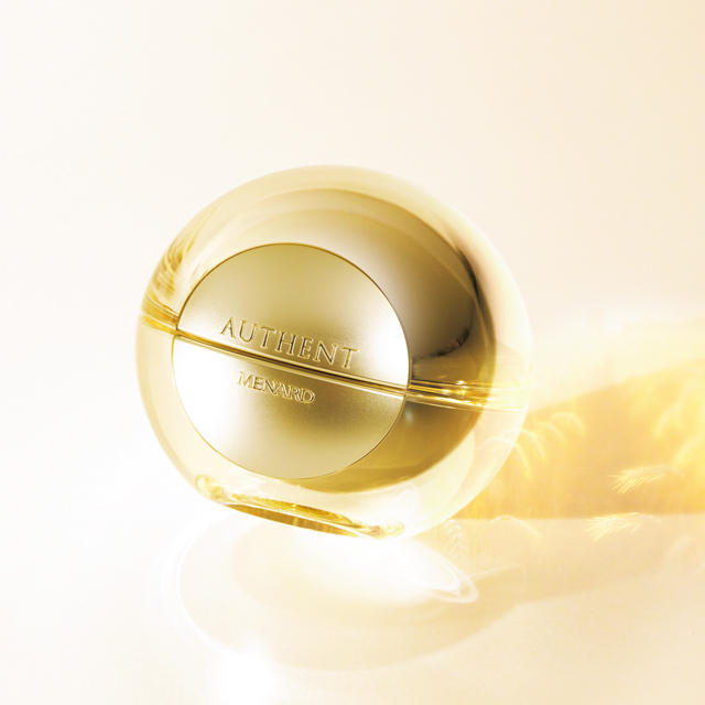 メナード”の自信。10年の歳月をかけて開発された独自成分入りクリーム