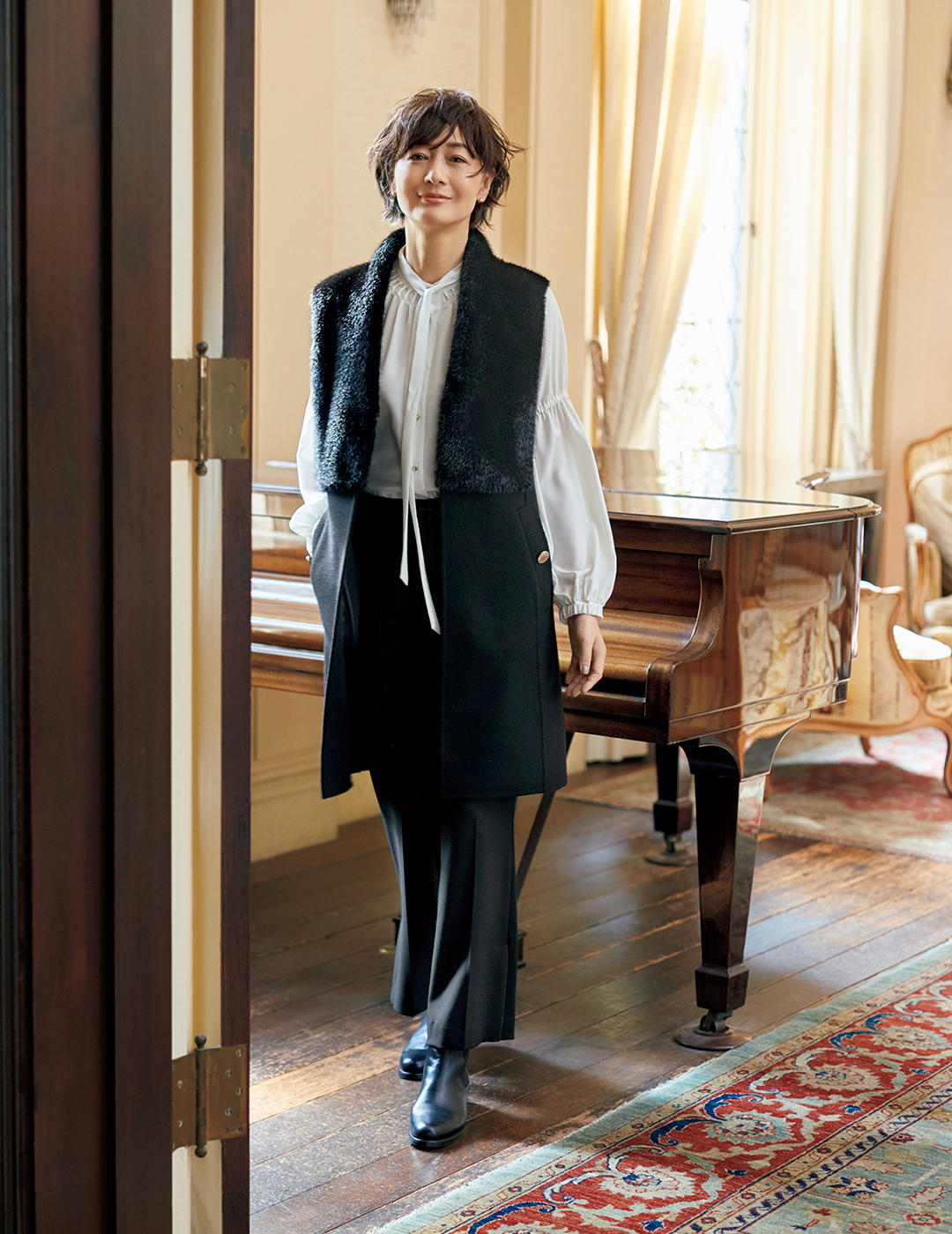 アウターとバッグに香るパリの洗練】「モラビト」深まる季節の