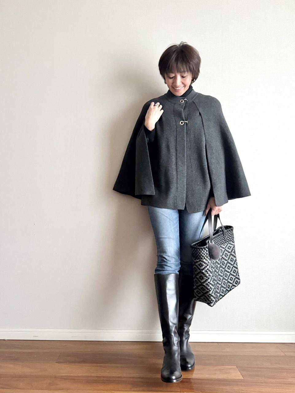 ZARA】ニットケープコートを羽織って銀座の隠れ家スペインバルへ｜Web