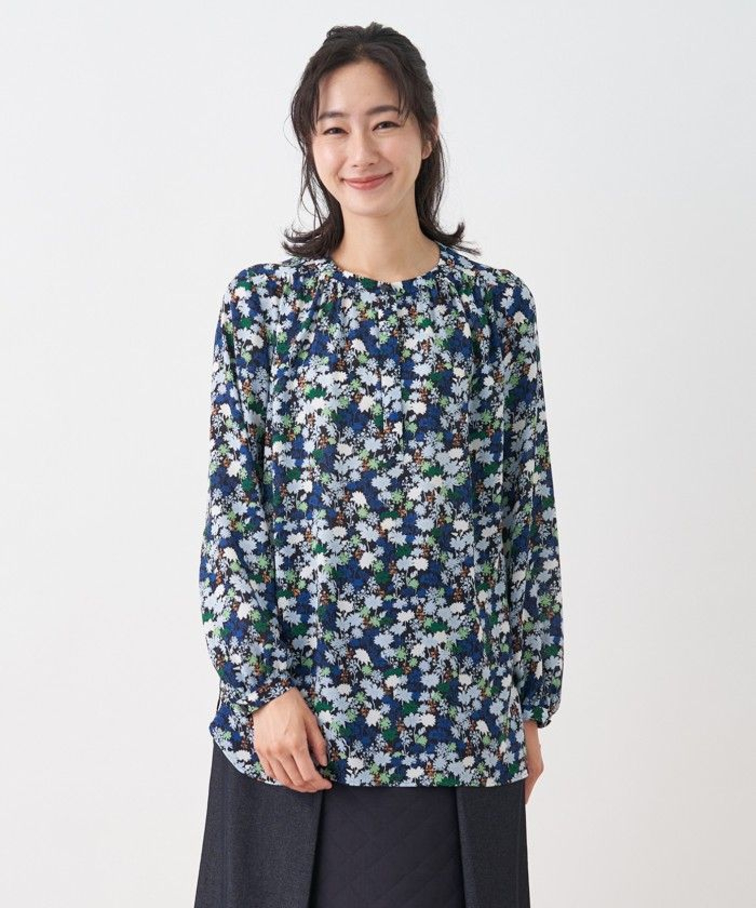 小花柄チュニックブラウス|レリアン | レリアン公式オンラインストア