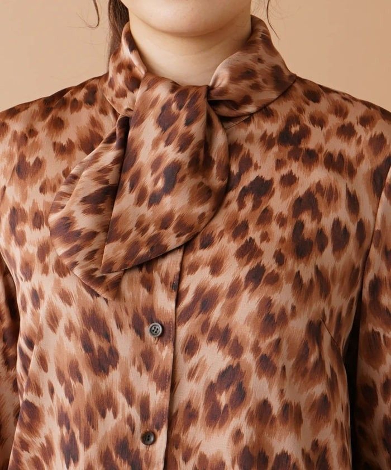 レオパード柄ボウタイブラウス|レリアン | レリアン公式オンラインストア