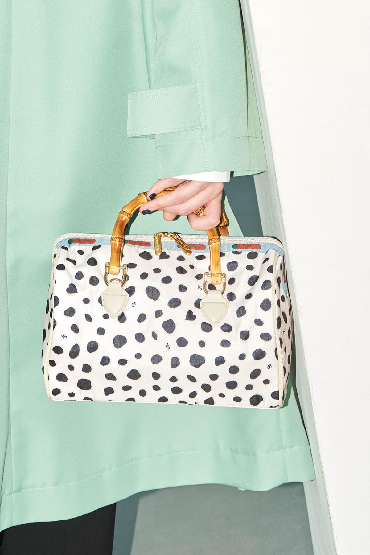 スペシャルな『レスポートサック アトリエ』のバッグはおしゃれで実用