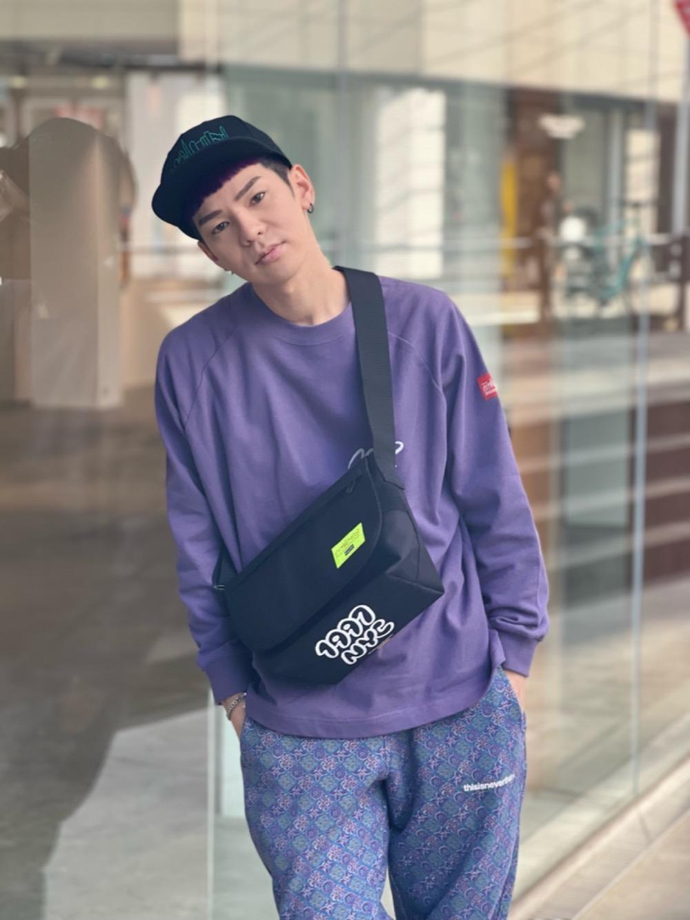 パープルコーデにNYCを添えて | NaOkI | Manhattan Portage | 172cm