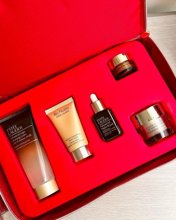 クリスマスコフレ2024】エスティ ローダーのクリスマスコフレ・限定品