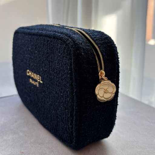 シャネルホリデーコフレ2025】リップ アンド ネイル ケア セットを