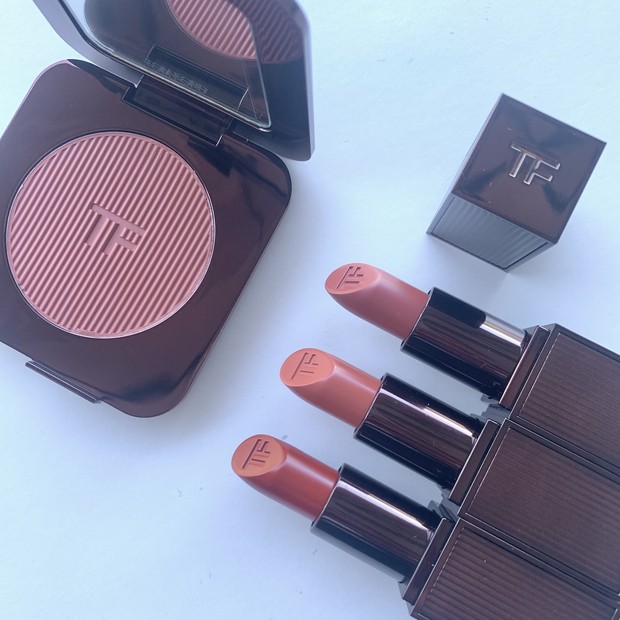 トム フォードの限定リップ、チークをスウォッチ！ 洗練されたカフェ