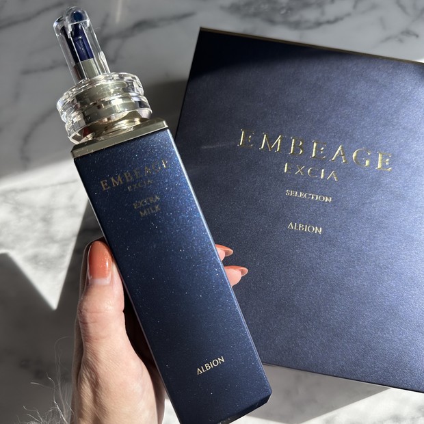 先行乳液の最高峰／【アルビオン エクシア アンベアージュ】から