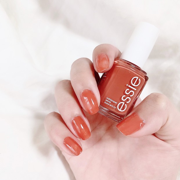 真夏の大人ネイル】「essie」スモーキーカラーに飽きた人におすすめ旬
