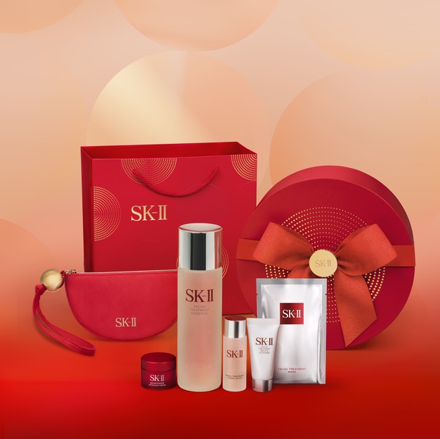 SK-II」ホリデーならではの贅沢なコフレ。ベストセラーアイテム集結