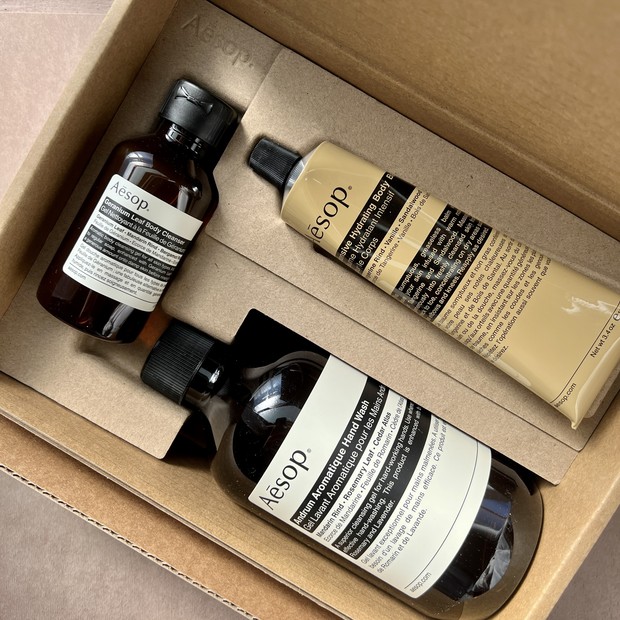イソップから、ハンドケア&ボディケアアイテムが詰まった限定キットが