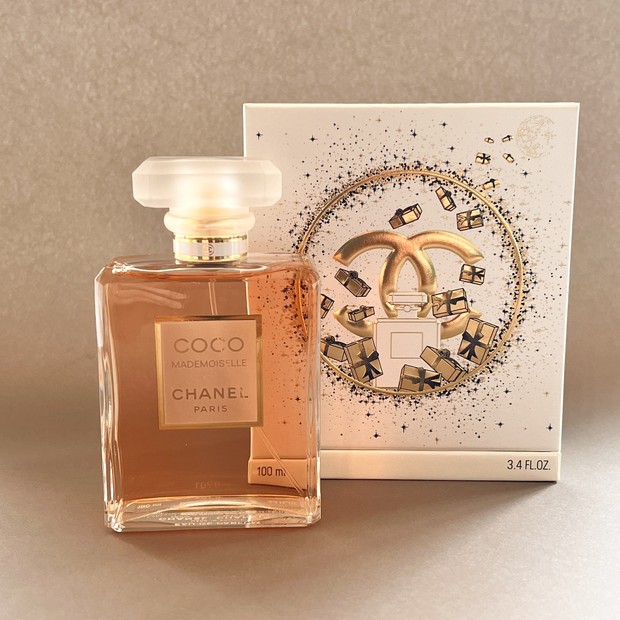 シャネルのホリデー限定パッケージのフレグランス、ボディオイルを