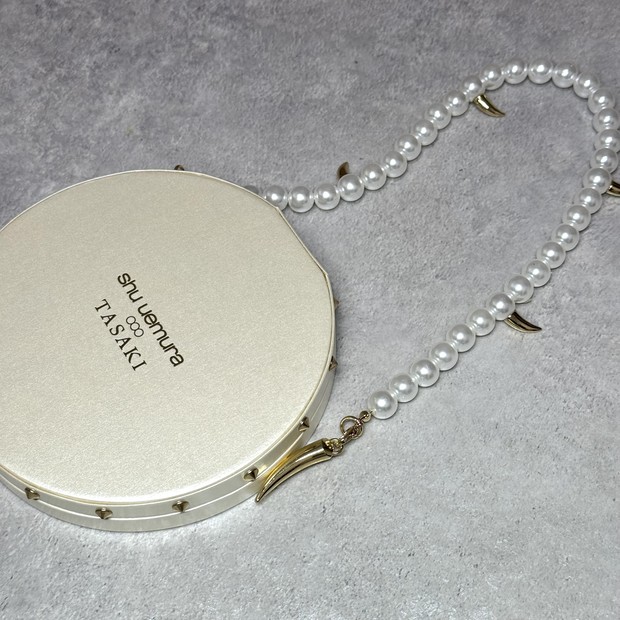 シュウウエムラ×TASAKI】2024ホリデー パール レベル クラッチ アイ