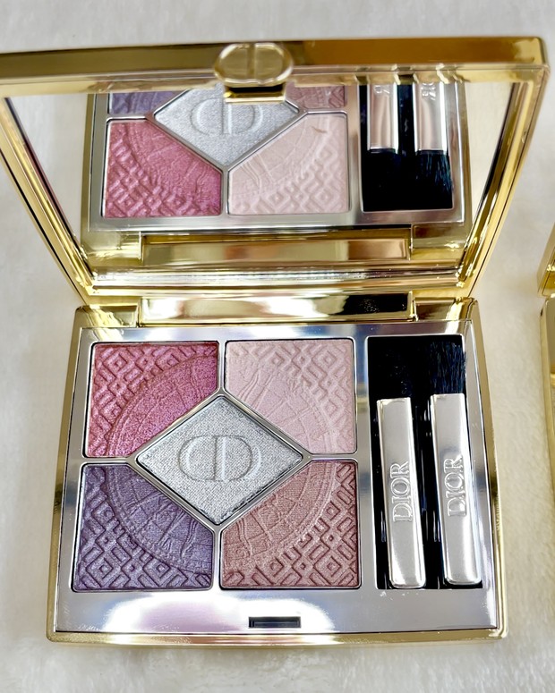 ディオール〉クリスマスコフレ・ホリデー2024を一足早くスウォッチ