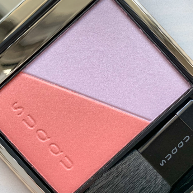 まだ買える！SUQQU限定チーク「111 比彩」の魅力とは | 集英社の美容