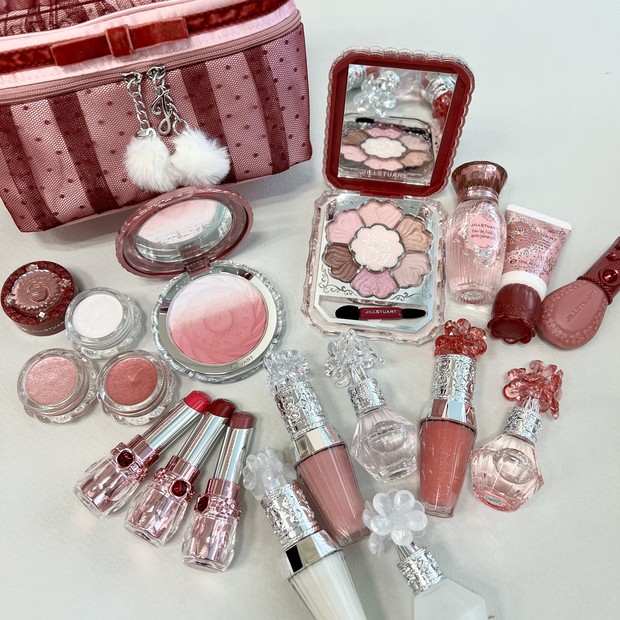 ジルスチュアートのクリスマスコフレ2024まとめ PhotoGallery | 集英社