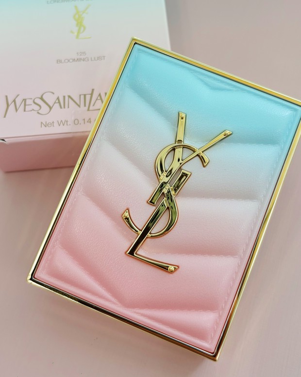 YSL「クチュール ミニ クラッチ」の春限定色をスウォッチ！ 可愛い