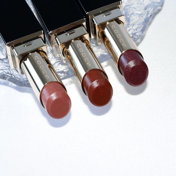 SUQQUクリスマスコフレ】マニアが選んだ！アイ&フェイスコンパクトと