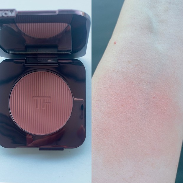 トム フォードの限定リップ、チークをスウォッチ！ 洗練されたカフェ