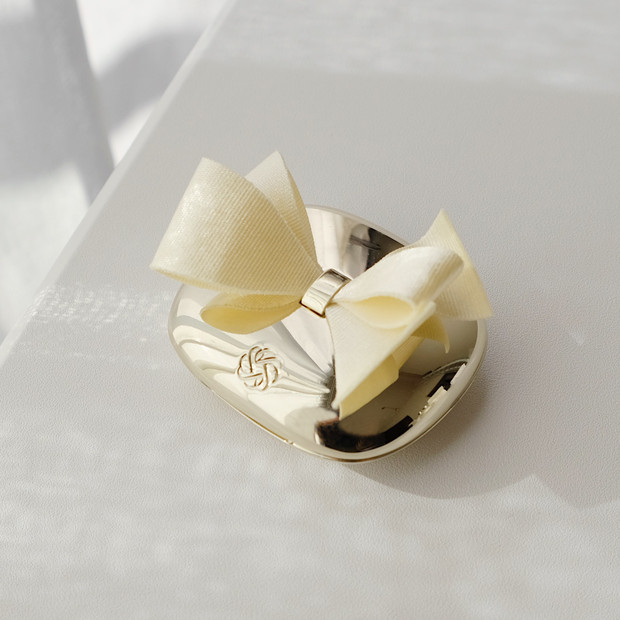 コスメデコルテ】ミモザの香水が限定発売！ 可愛いソリッドパフューム