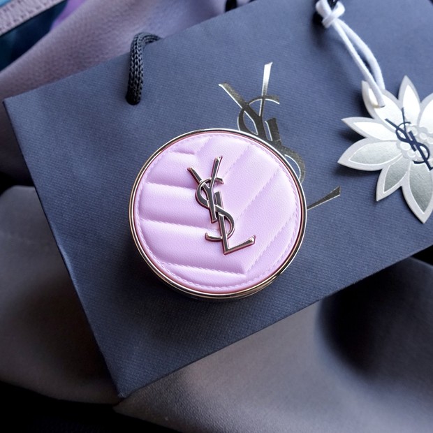 2025春新作「YSL メイクミーブラッシュ パウダー 42」で透明感アップ