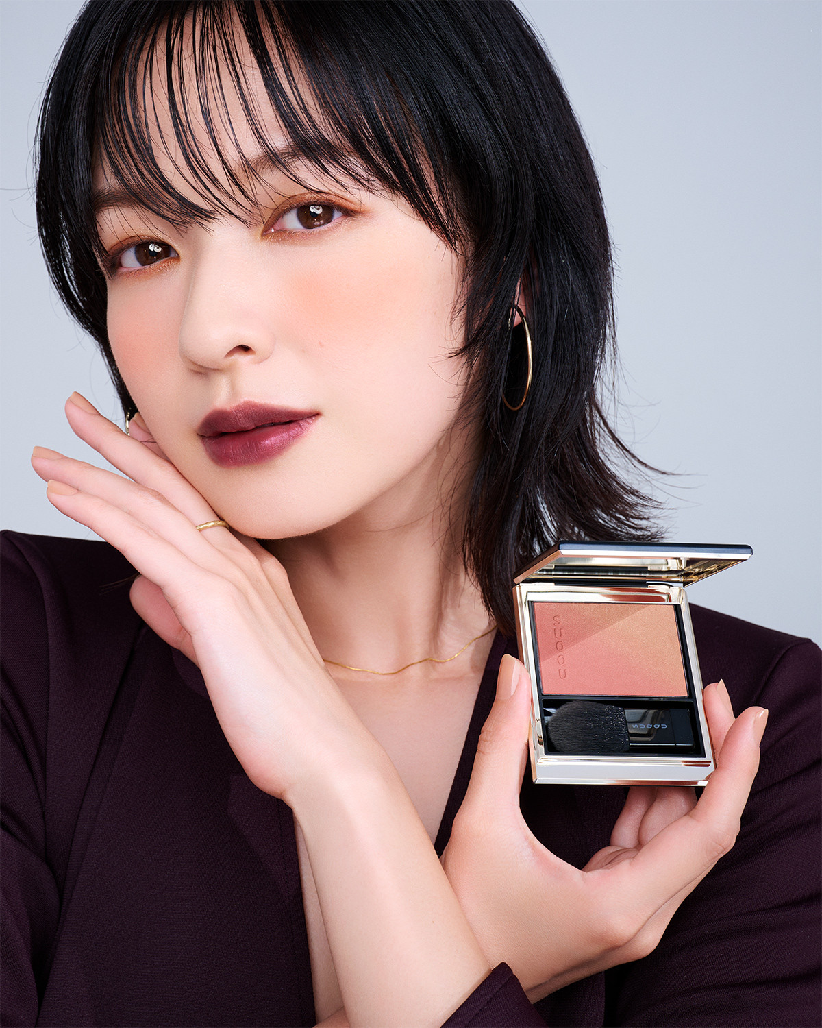 このぼかしやすさ、革新的！ SUQQUの新パウダーブラッシュなら