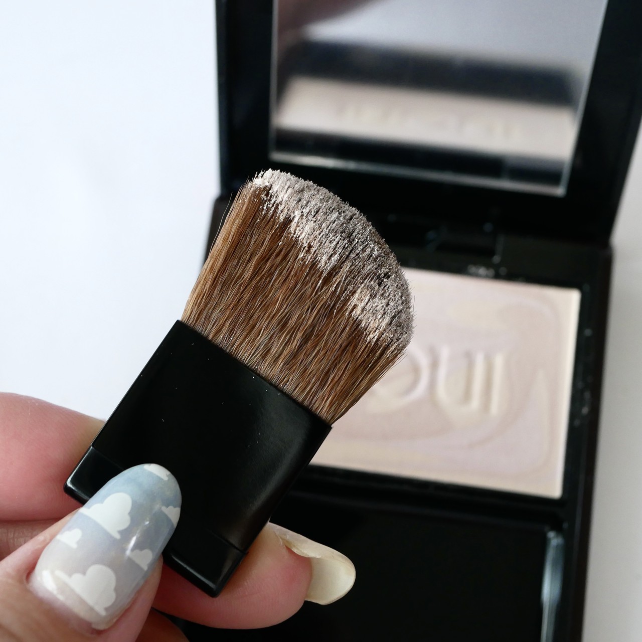 インウイ新作】8/21限定のプレストパウダーが発売！人気のプライマーと