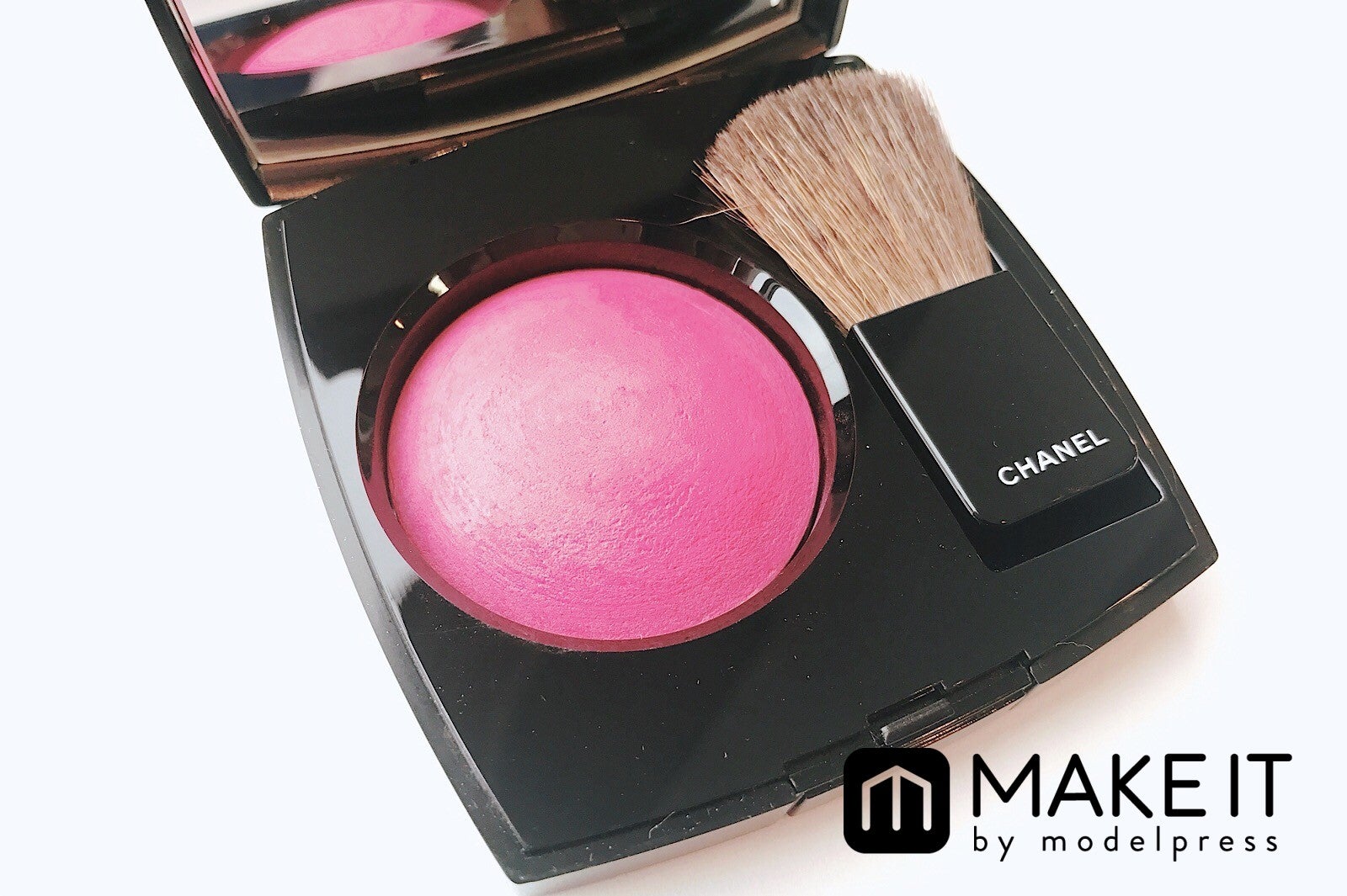 CHANEL ピンク系 チーク ブラシ付き シャネル / ファンテジー ドゥ