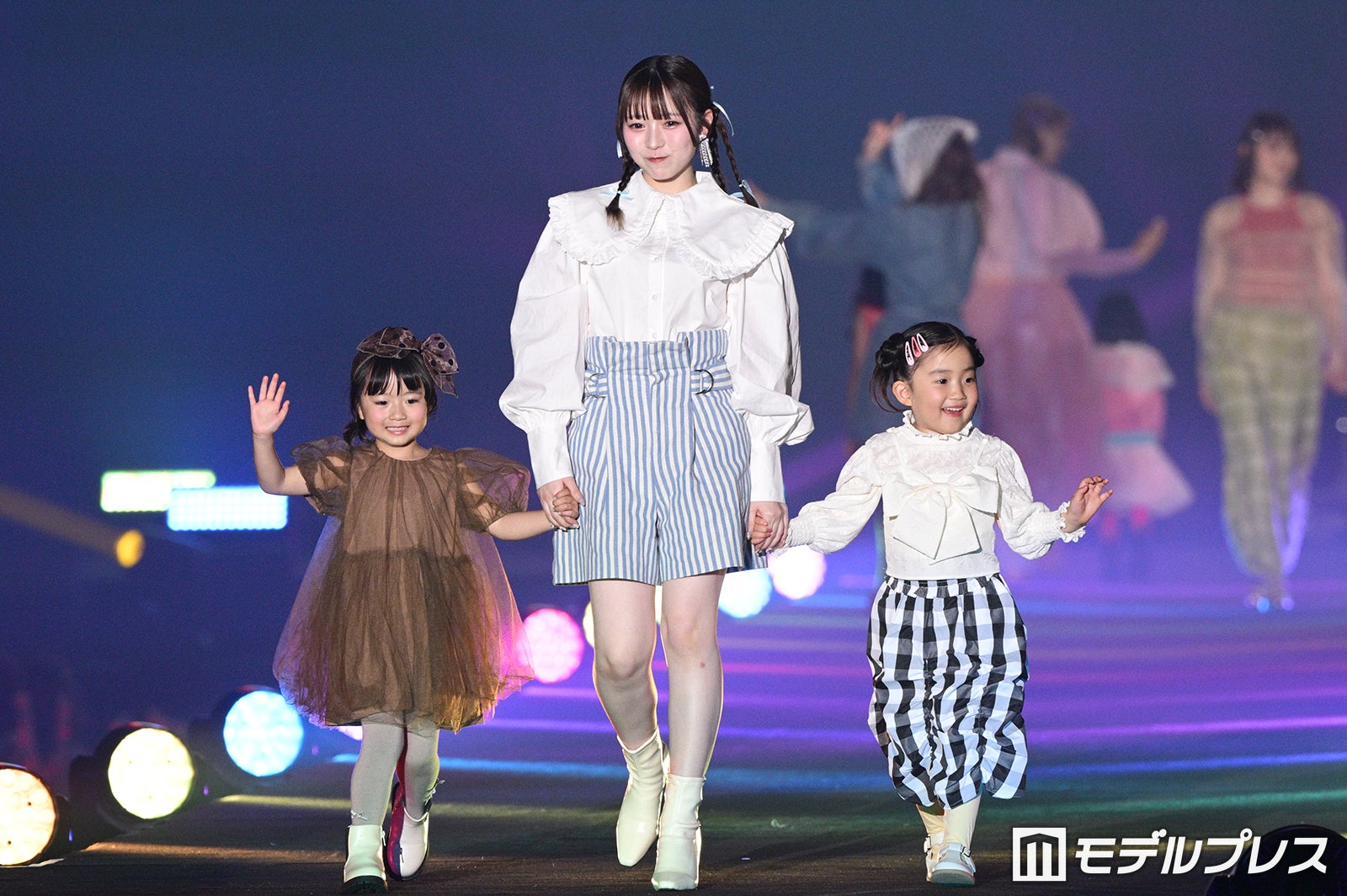 CUTIE STREET梅田みゆ、地元・熊本凱旋ランウェイ 水色ストライプ