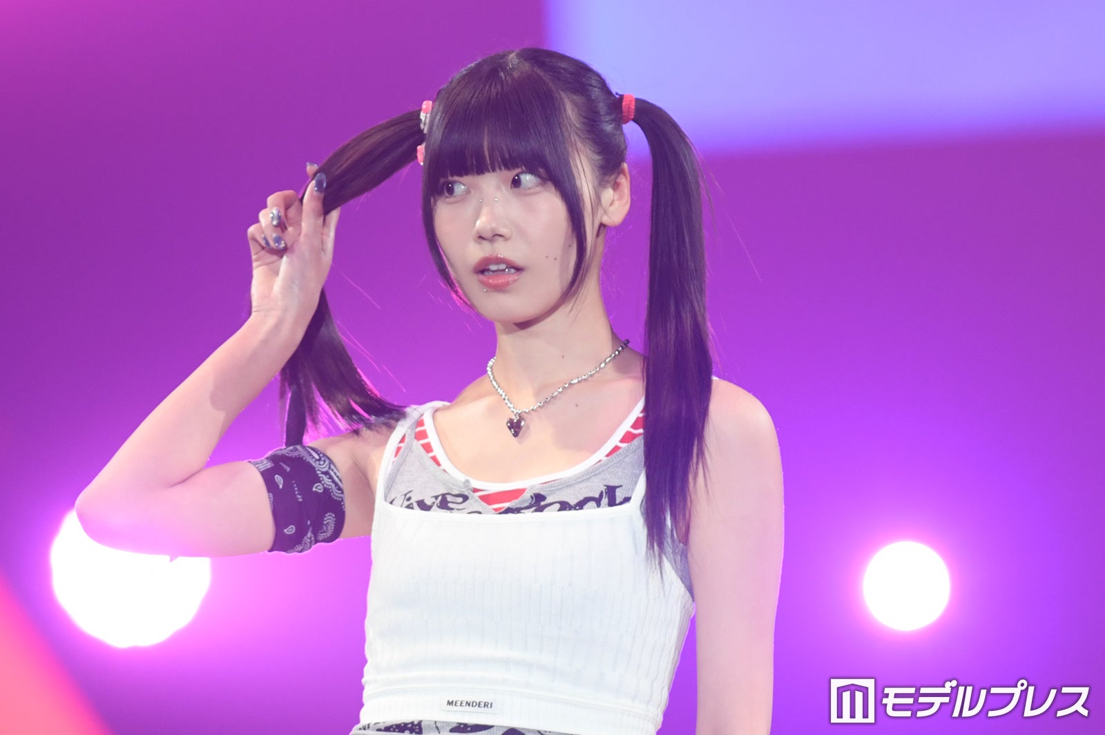 FRUITS ZIPPER妹分”SWEET STEADY奥田彩友、高めツインテールがキュート