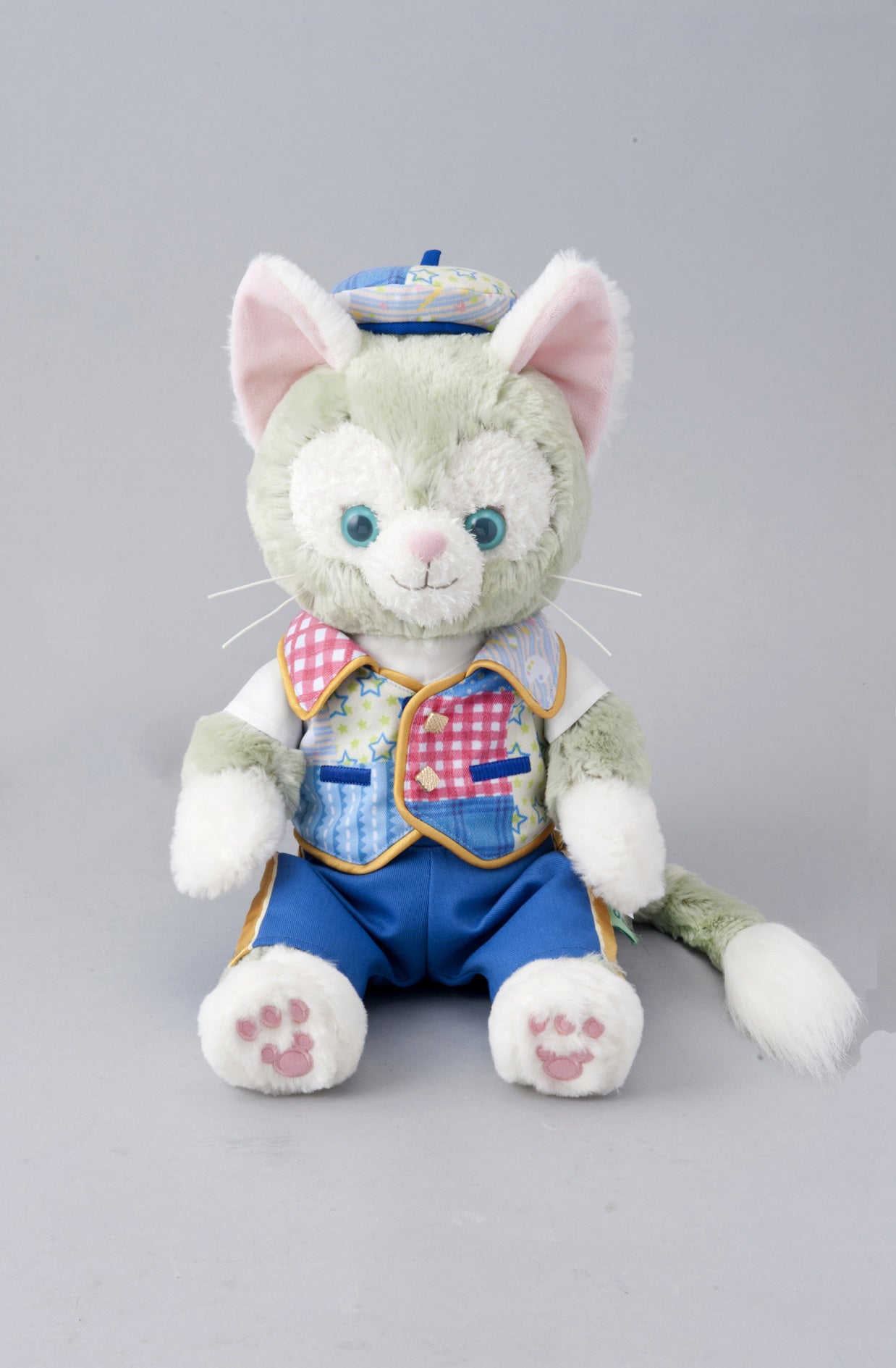 ディズニーシー15周年記念のダッフィー、2種のコスチュームでお祝い