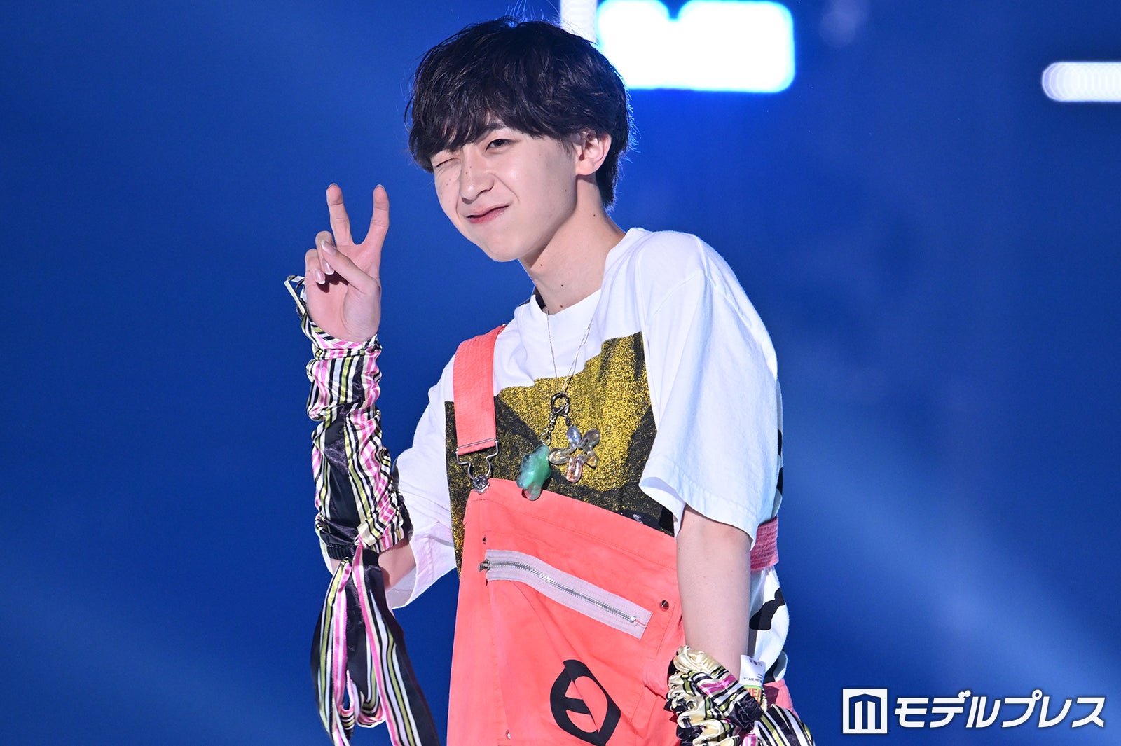 AmBitious永岡蓮王、ウインク＆投げキス…アイドルオーラ全開で登場