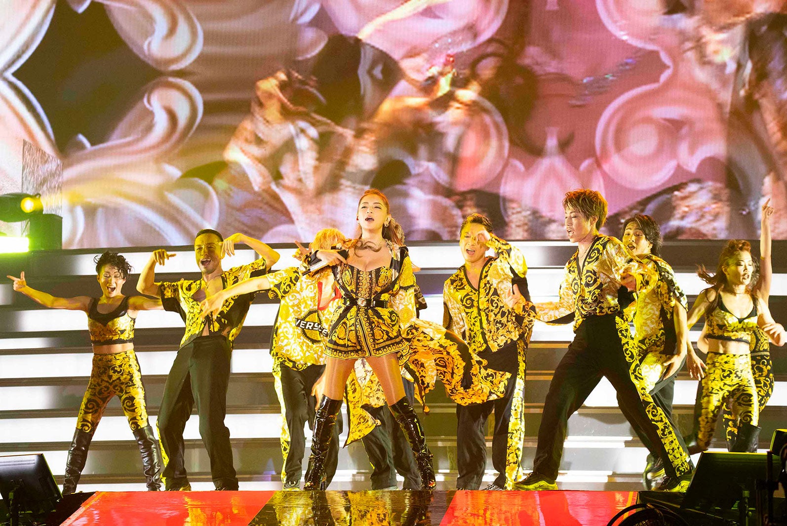 浜崎あゆみライブレポ】涙で21周年へ 平成最後のライブで新たな誓い