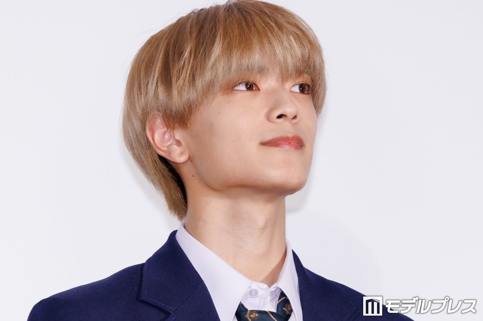 なにわ男子・高橋恭平、金髪制服姿で登場 “コスプレ感”消すための工夫