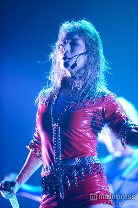 画像8/10) 浜崎あゆみ、衣装替え11回＆20曲熱唱 “ファンと創る”15周年