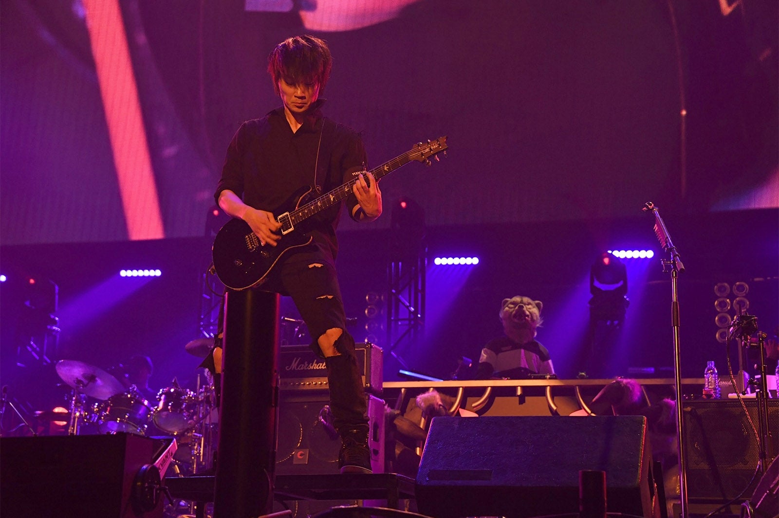 画像3/7) 綾野剛のギターパフォーマンスに1万2000人熱狂 横アリに