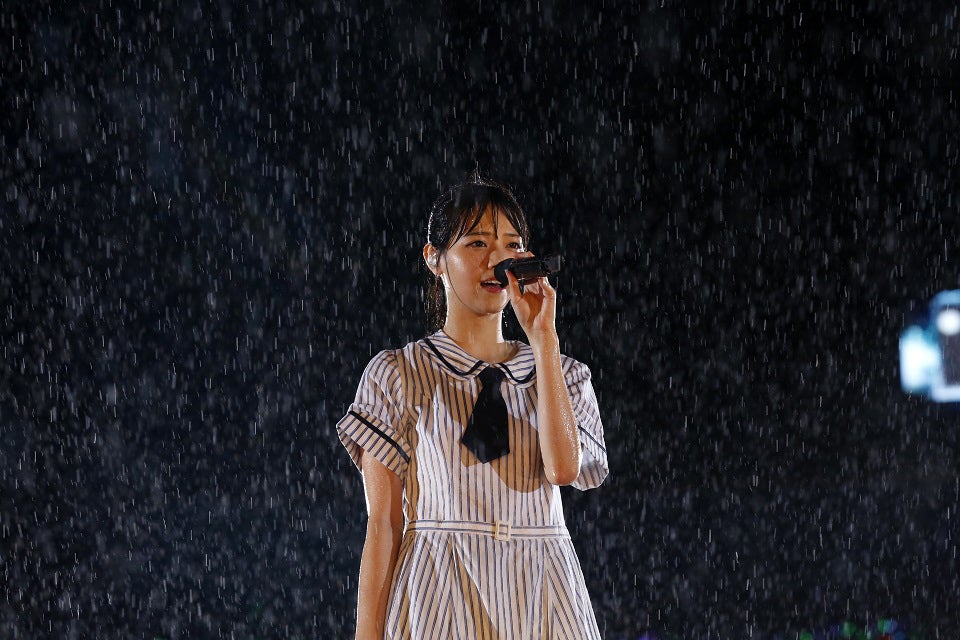 乃木坂46西野七瀬「雨だけどやっちゃうぞー」びしょ濡れで39曲