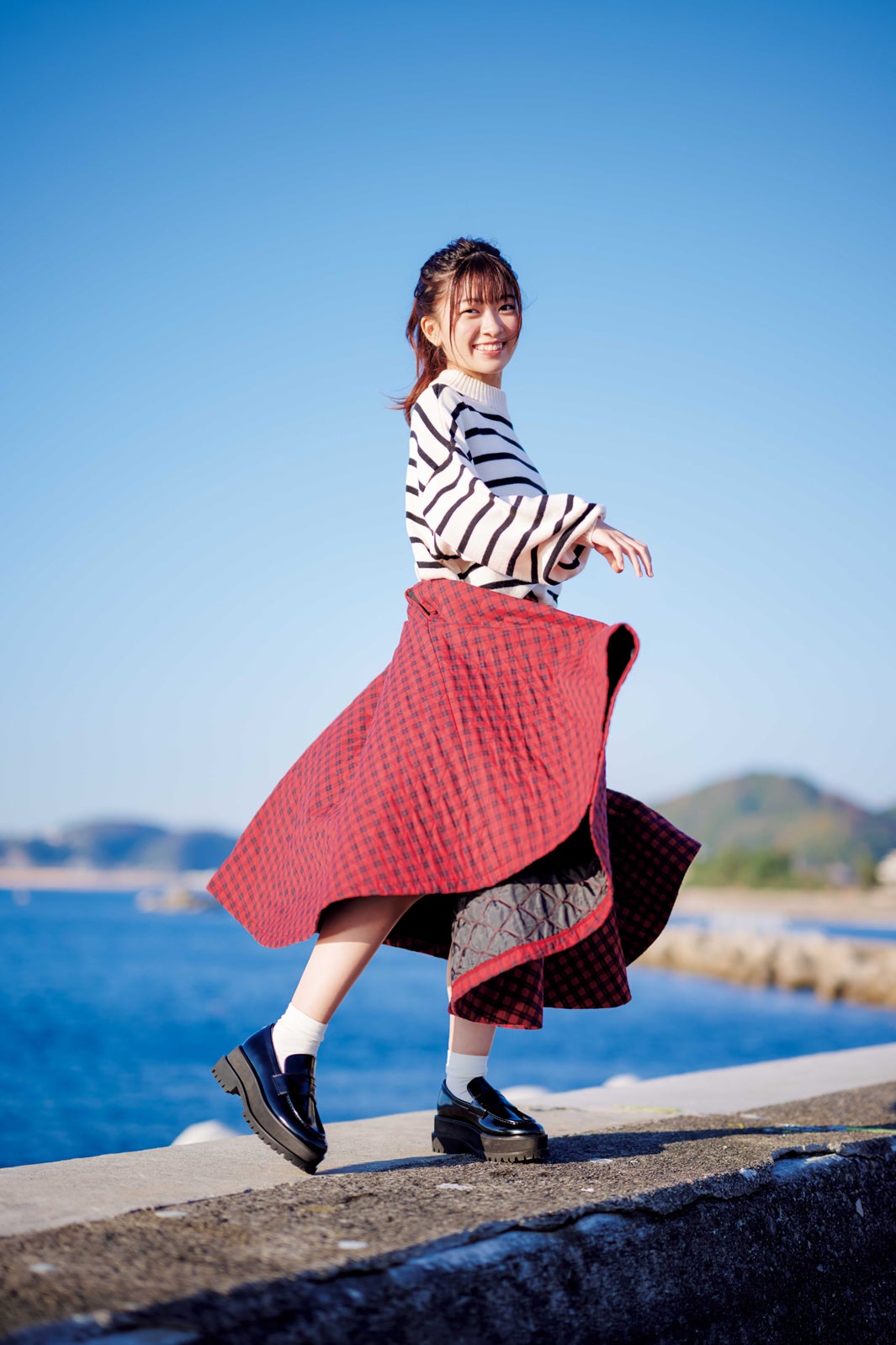 ラブライブ！」ユニット・Liella！鈴原希実、初のソログラビアで素肌