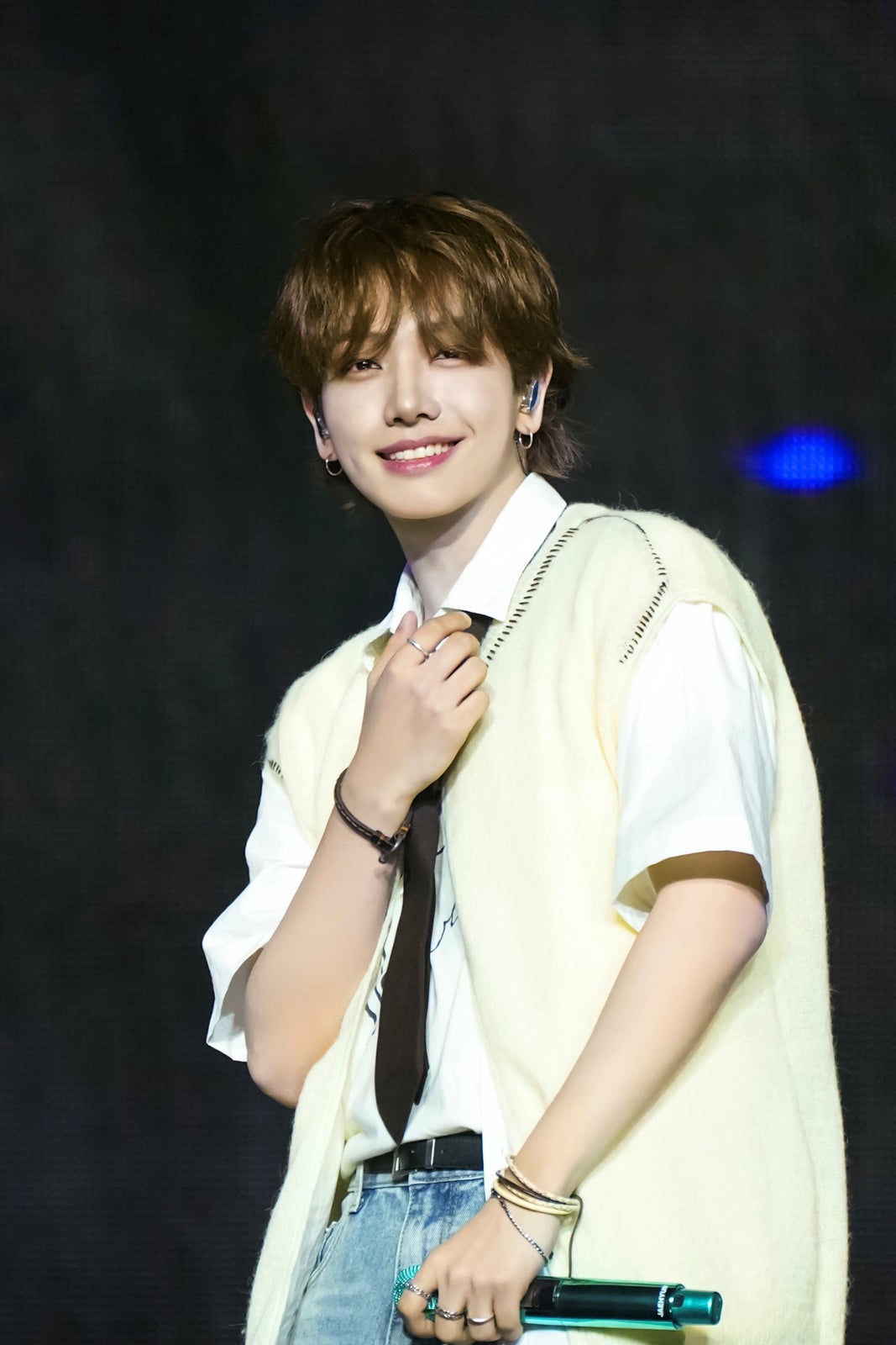 BOYNEXTDOOR、昼夜で見せたギャップ ハグにお姫様だっこ…仲良しぶりに