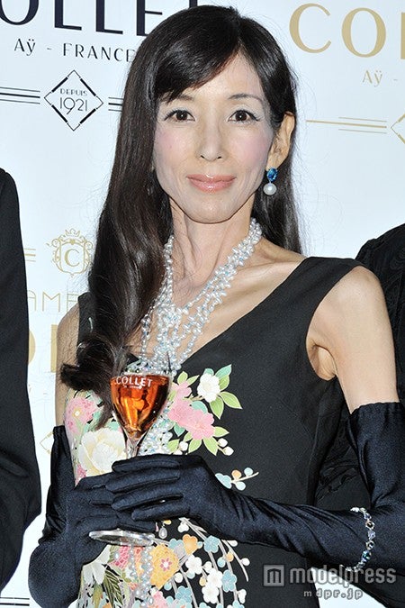 激ヤセ”報道の川島なお美、舞台降板を発表 - モデルプレス