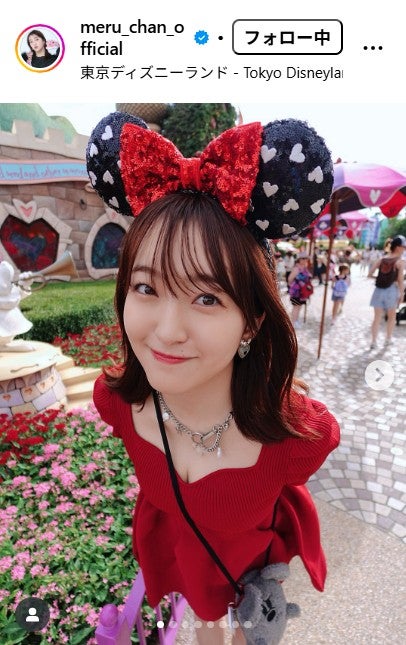 元HKT48田島芽瑠、上海ディズニーで美脚際立つミニ丈コーデ披露「脚長