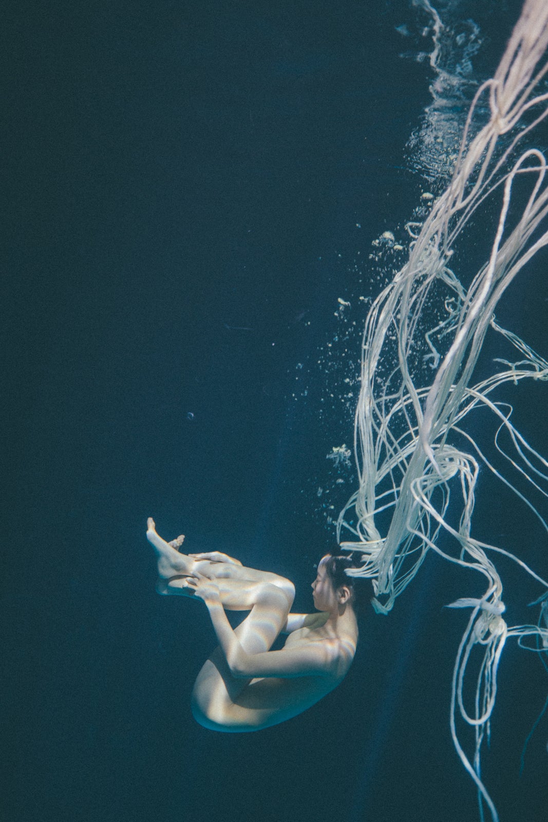 矢野未希子“ありのままの自分”開放 初の自費出版写真集表紙＆アザー