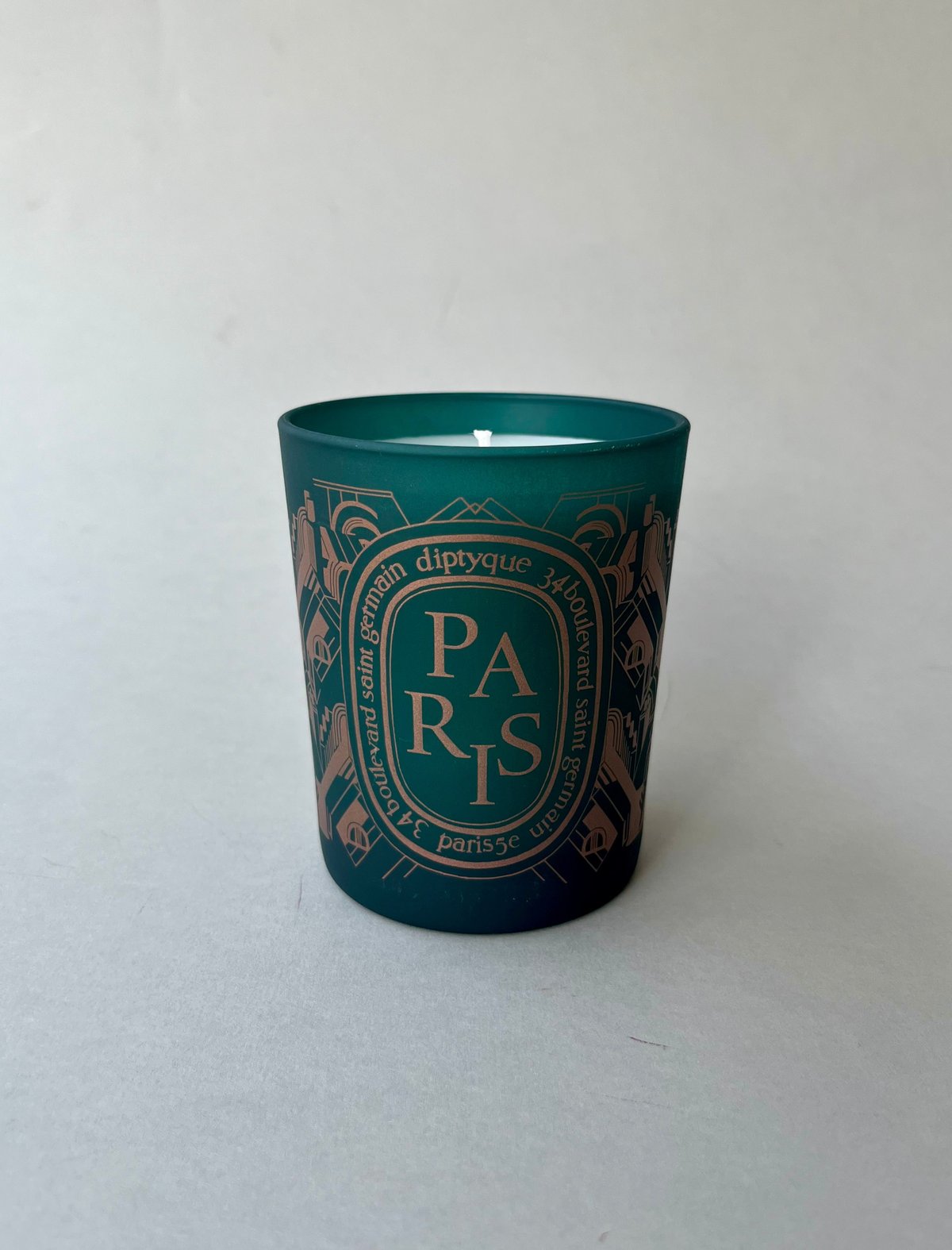 パリの空気を、香りで感じる【ディプティック】のシティキャンドル